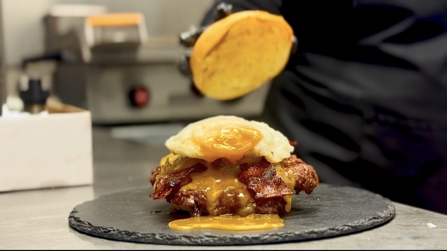 Hamburguesa D&M Burguers en cocina